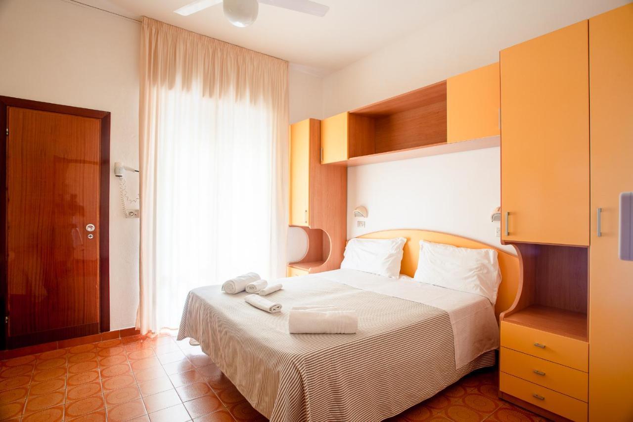 Piccolo Hotel Kursaal Cesenatico Buitenkant foto